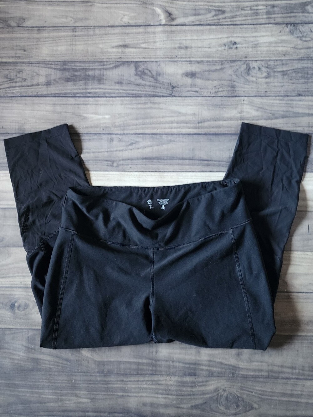 Energy Zone 3/4 Black Athletic Leggings with Mesh Calf